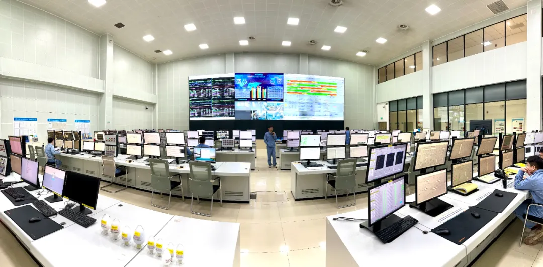 35273股份携手巨正源 共促绿色能源与化工智能化发展